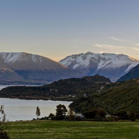 Kereru Cottage, Cosy Log Cabin, Serene Lake & Mountain Views Квинстаун Экстерьер фото