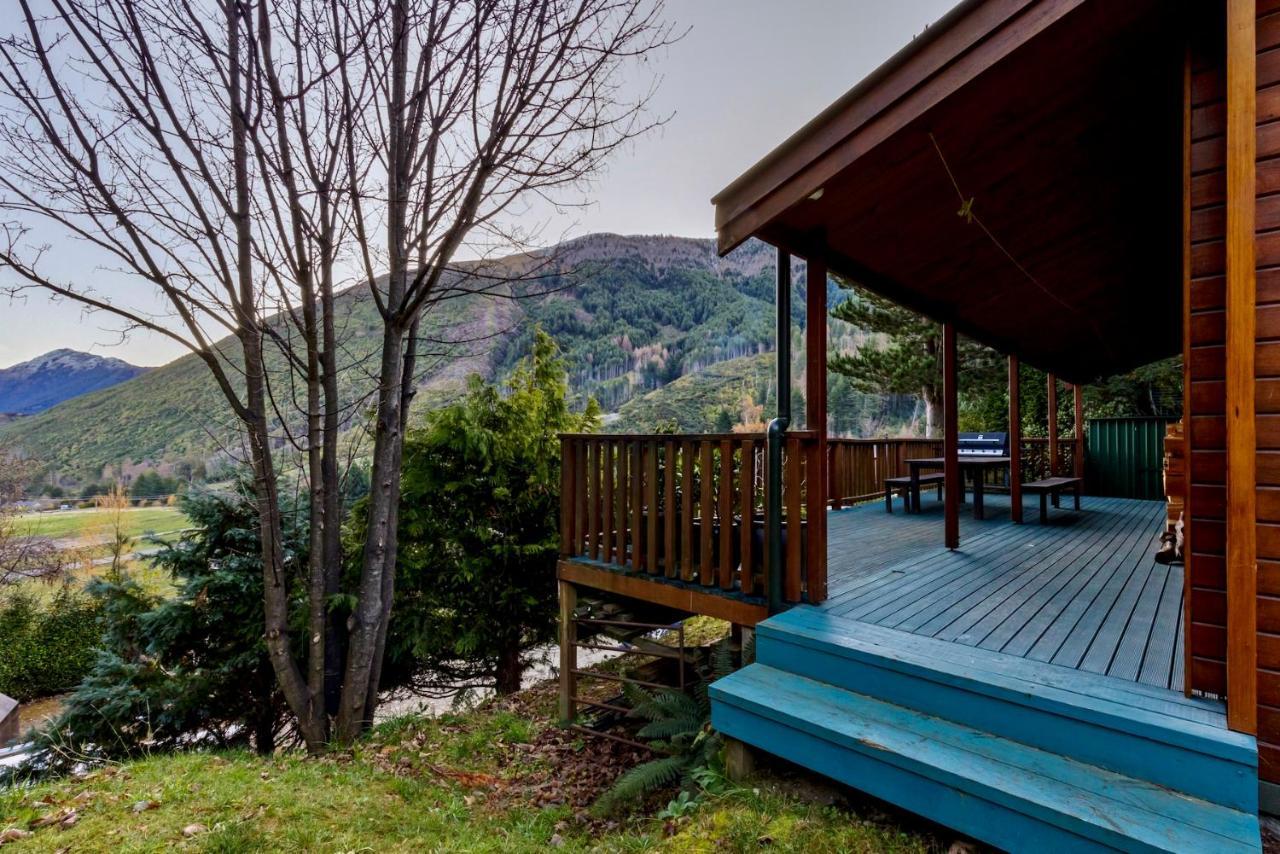 Kereru Cottage, Cosy Log Cabin, Serene Lake & Mountain Views Квинстаун Экстерьер фото