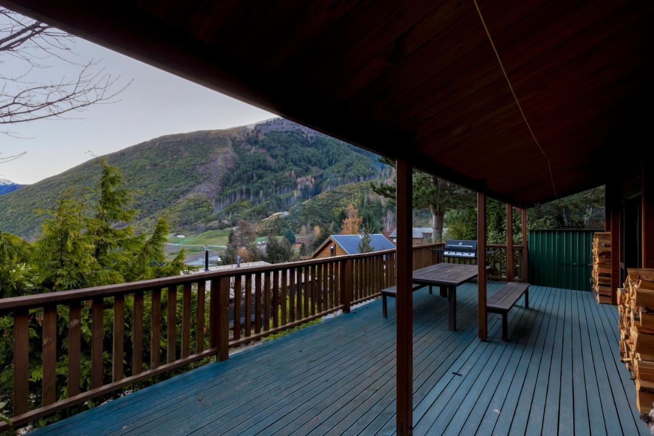 Kereru Cottage, Cosy Log Cabin, Serene Lake & Mountain Views Квинстаун Экстерьер фото