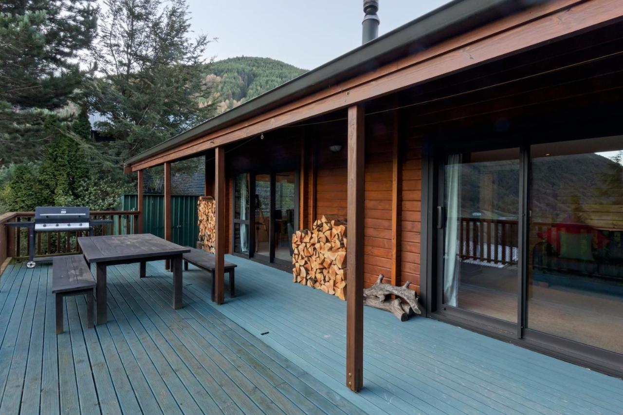 Kereru Cottage, Cosy Log Cabin, Serene Lake & Mountain Views Квинстаун Экстерьер фото